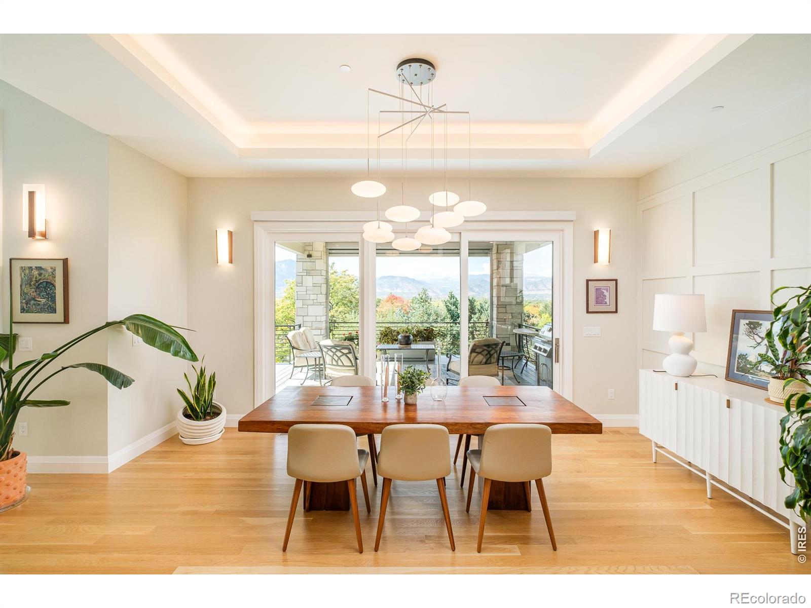 975 Westview Drive