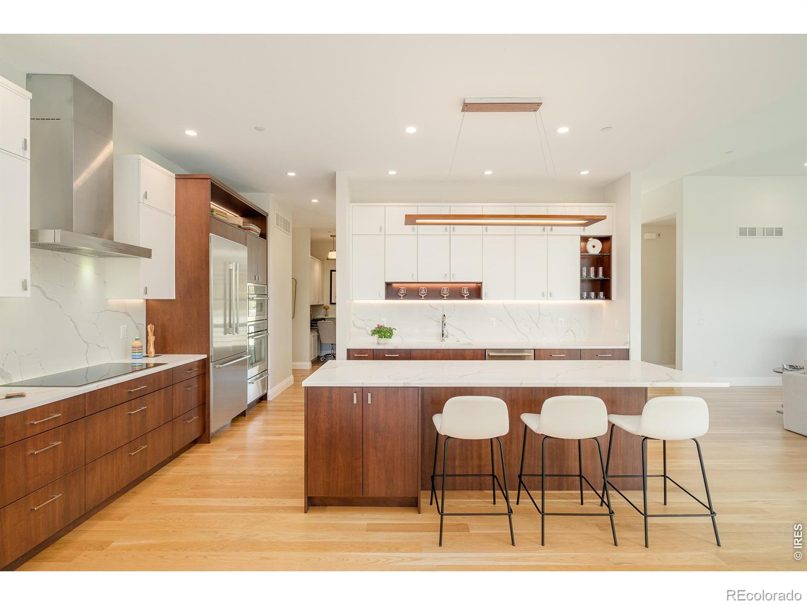 975 Westview Drive