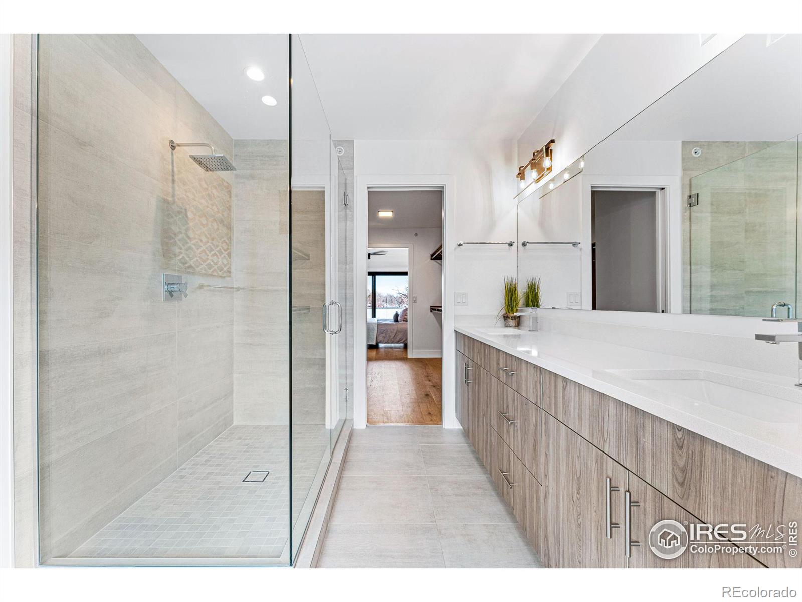 2465 Walnut Street Unit: 8