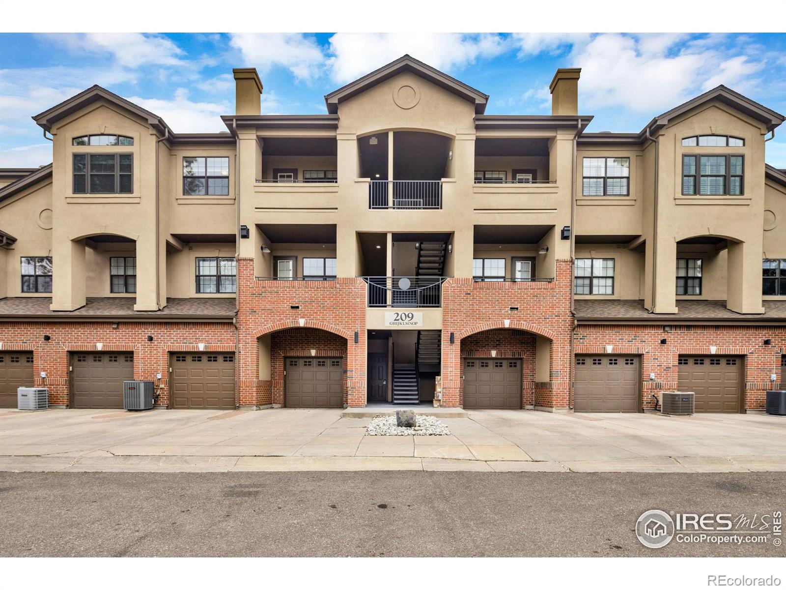 209 Quebec Street Unit: N
