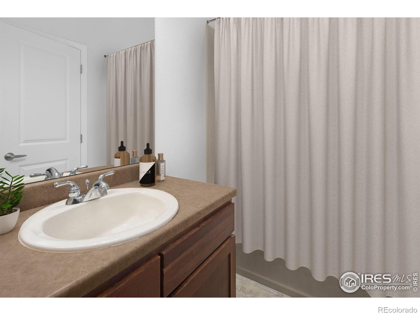 209 Quebec Street Unit: N