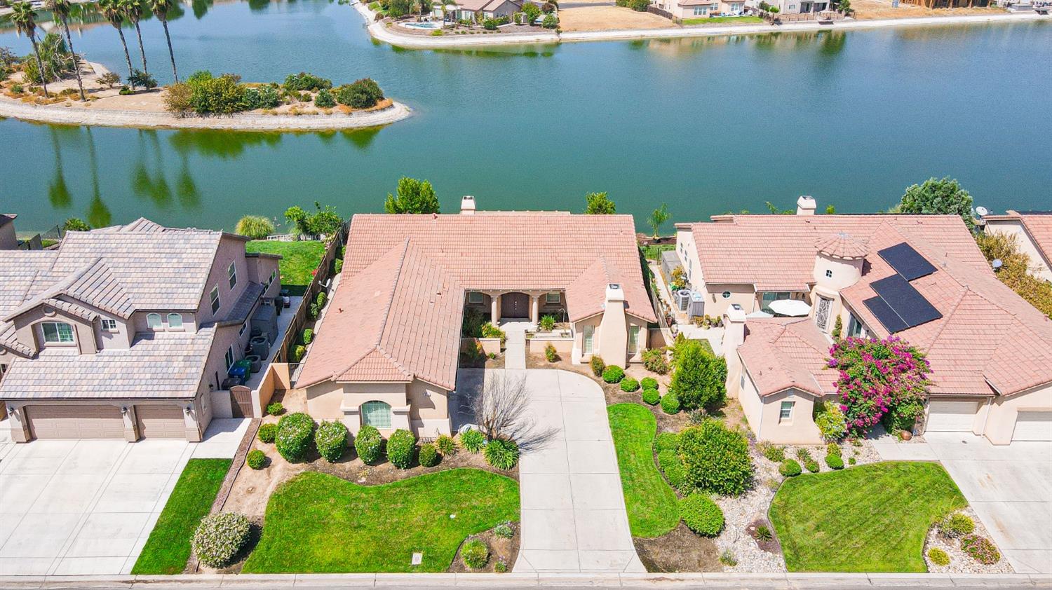 8455 Lake Shore Drive
