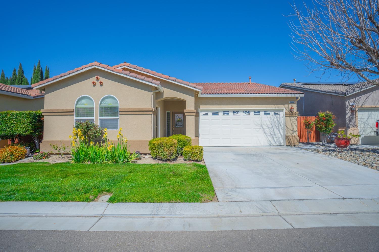 2966 La Vina Circle