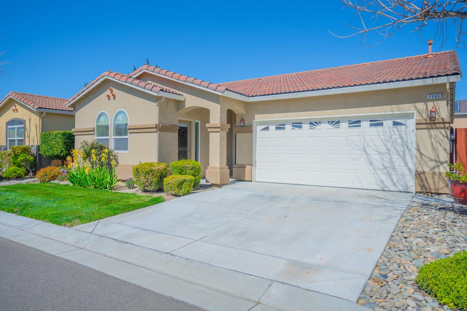 2966 La Vina Circle