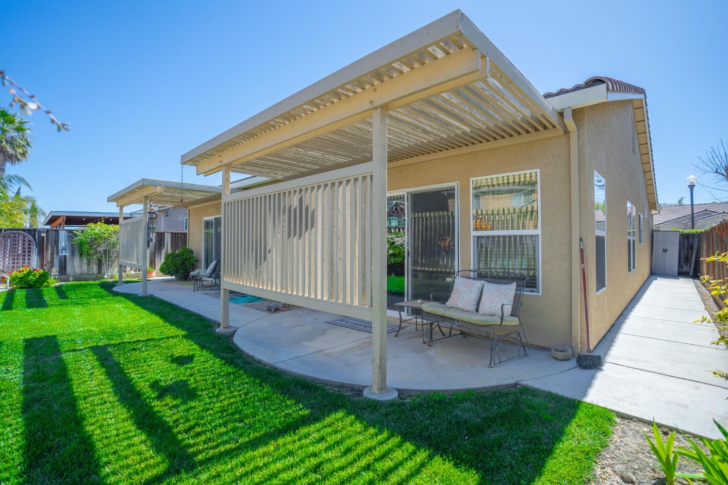 2966 La Vina Circle
