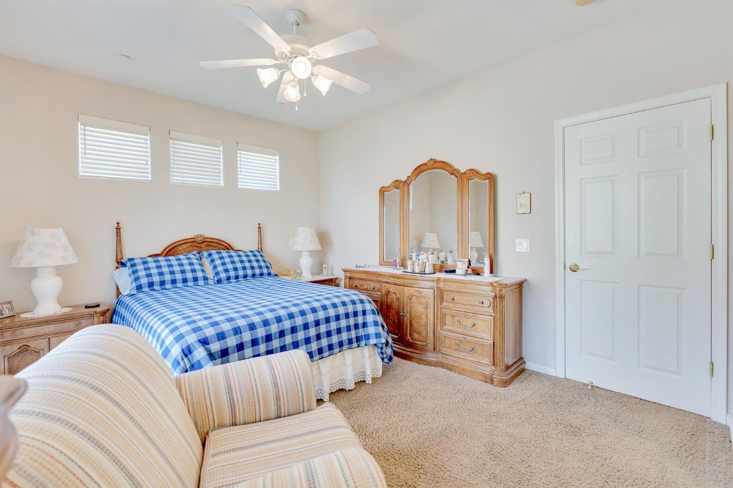 2966 La Vina Circle