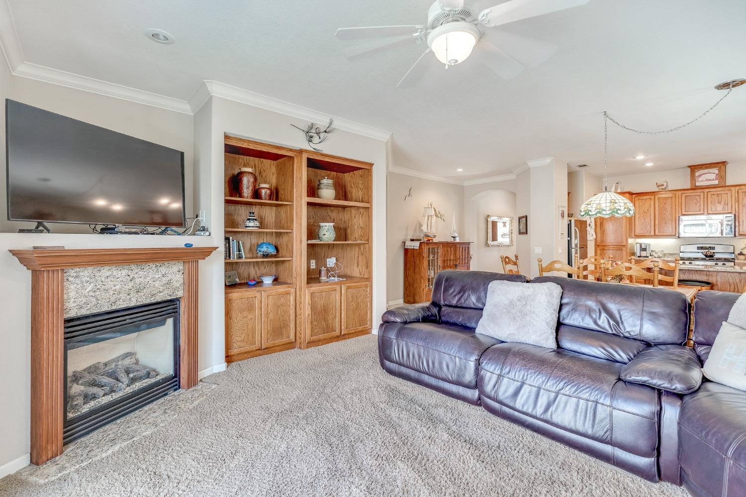 2966 La Vina Circle