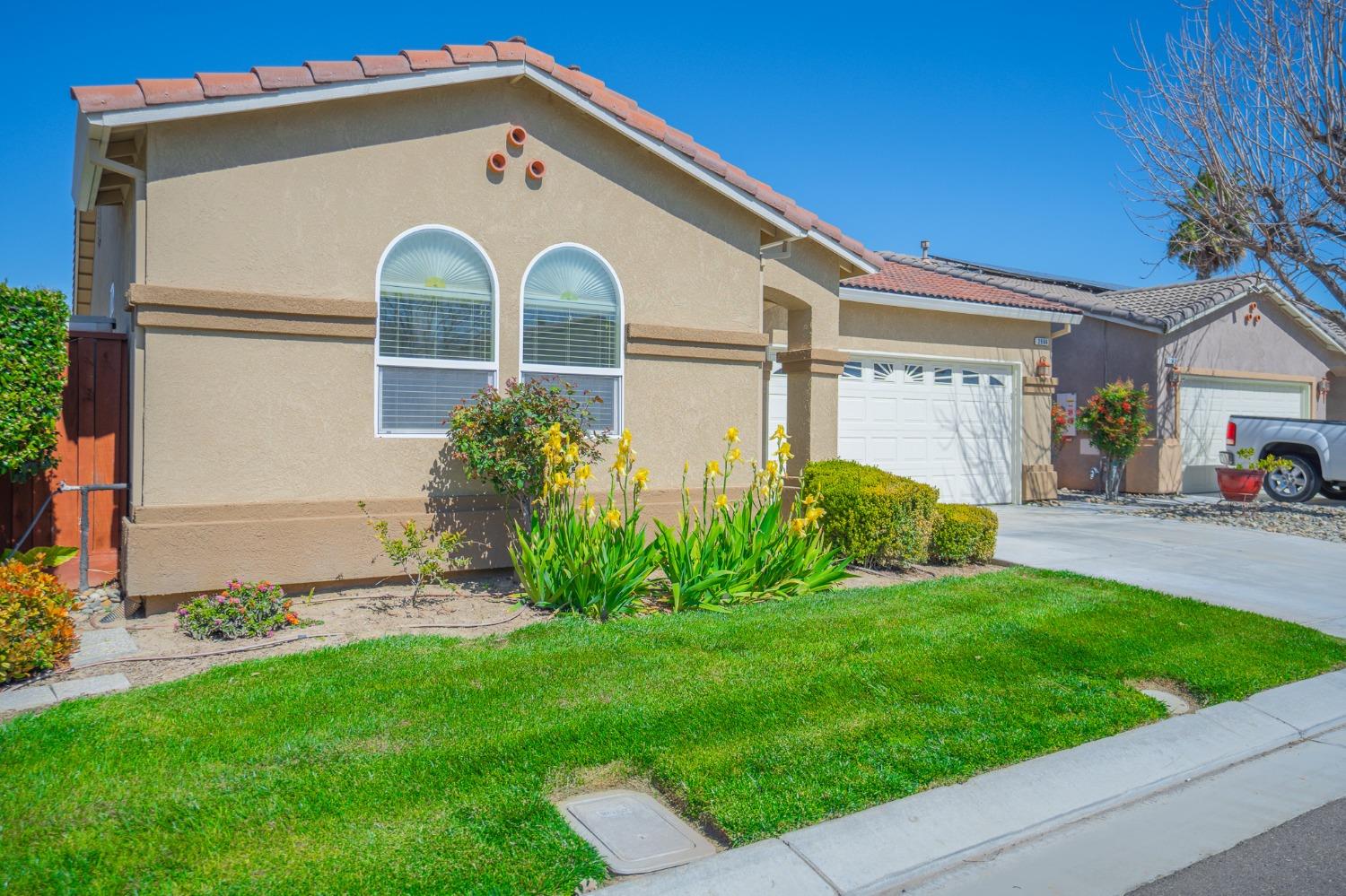2966 La Vina Circle