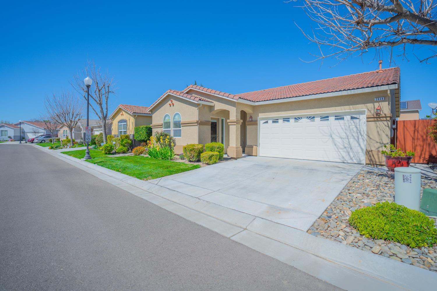2966 La Vina Circle