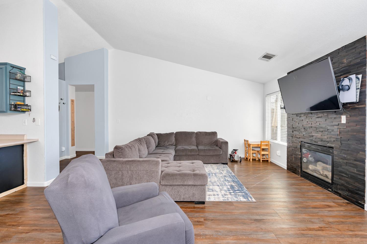535 Lexington Court
