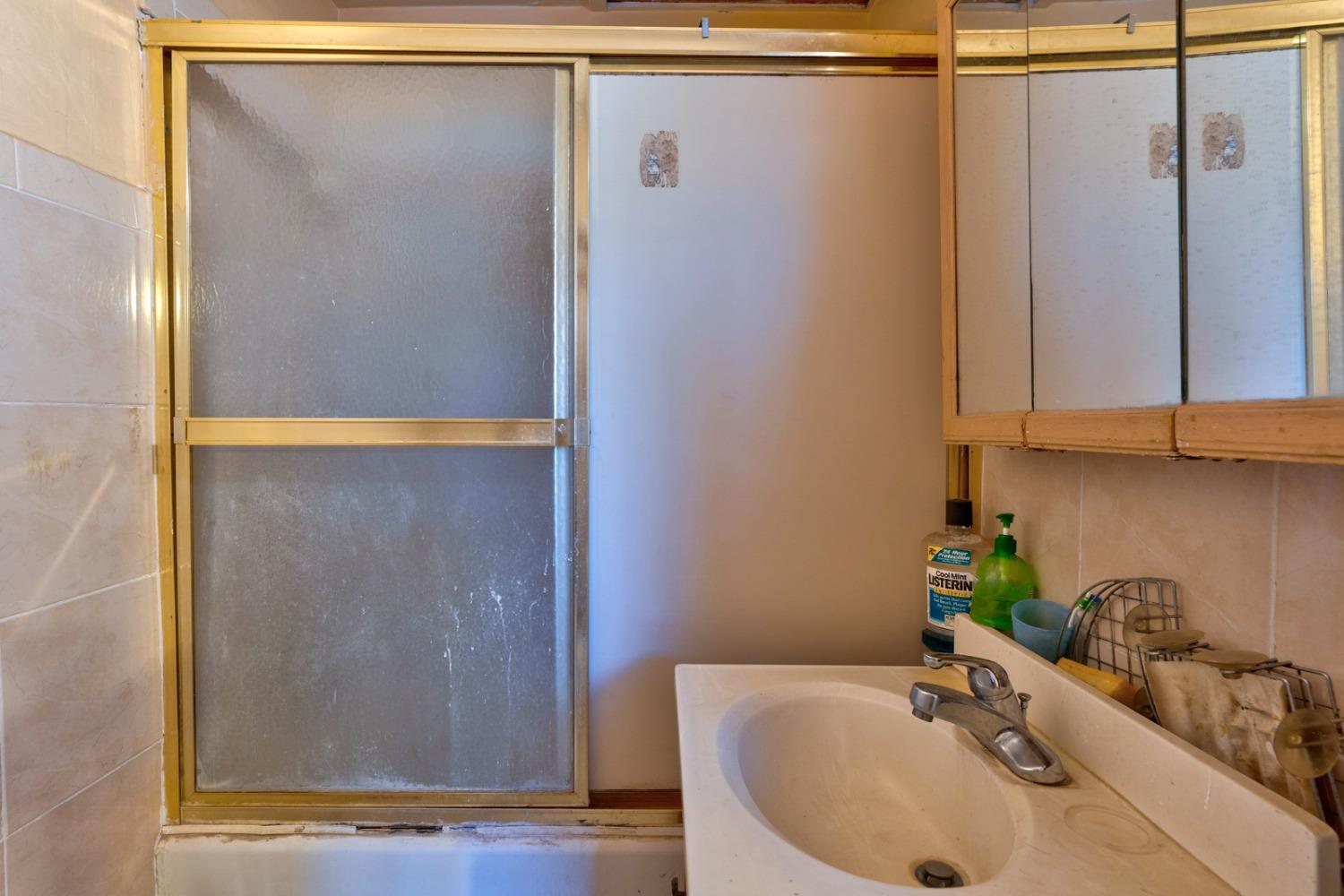 515 W 10th Street
