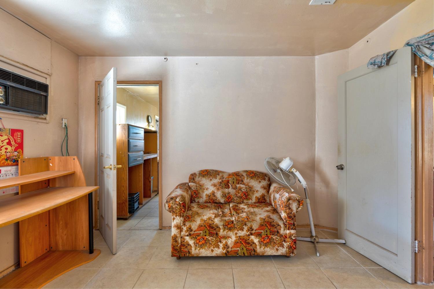 515 W 10th Street