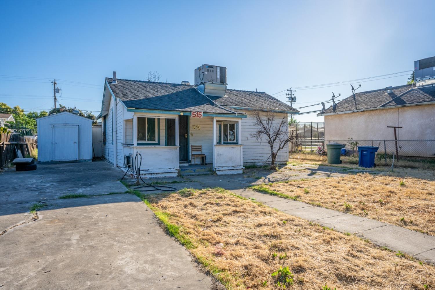 515 W 10th Street