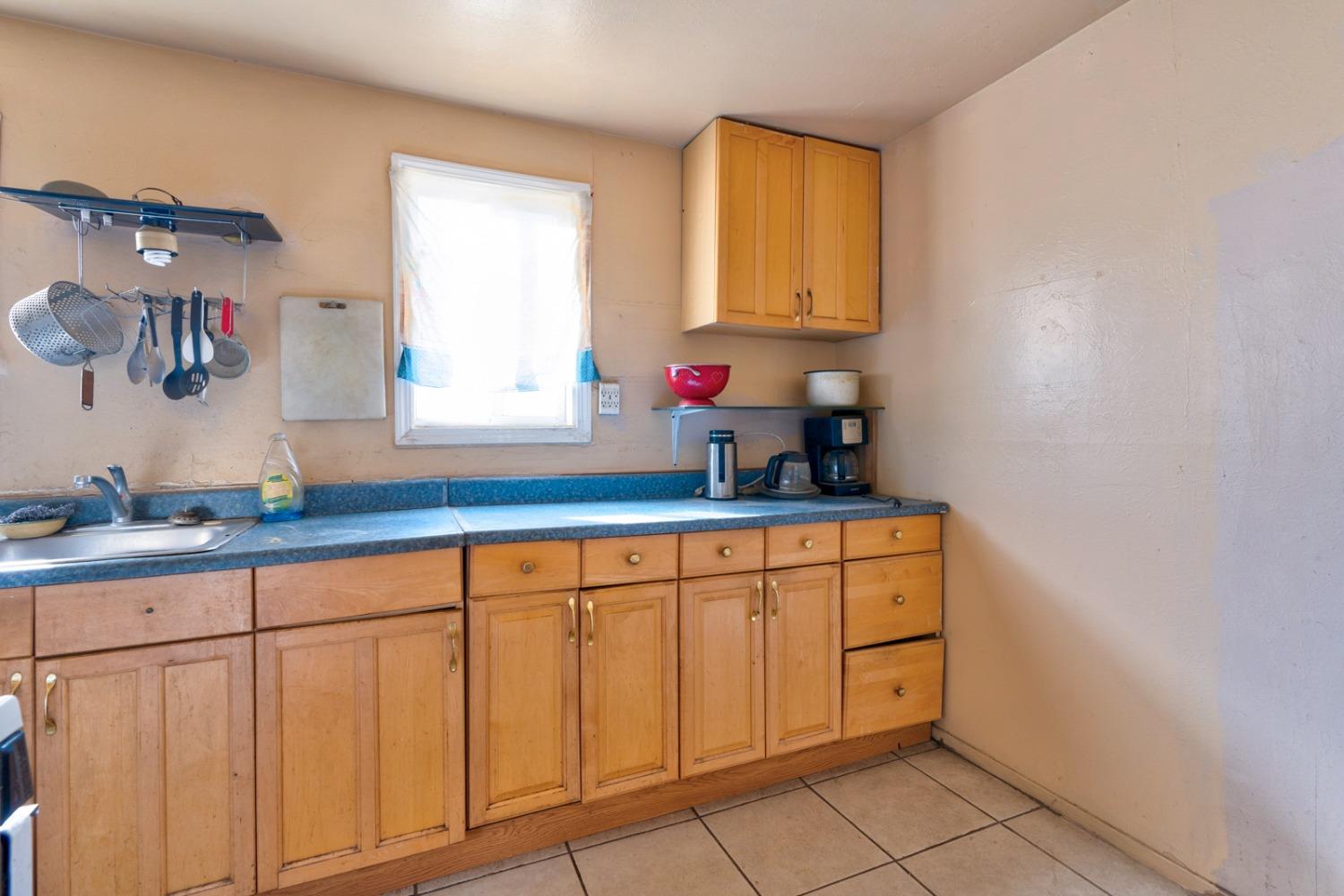 515 W 10th Street