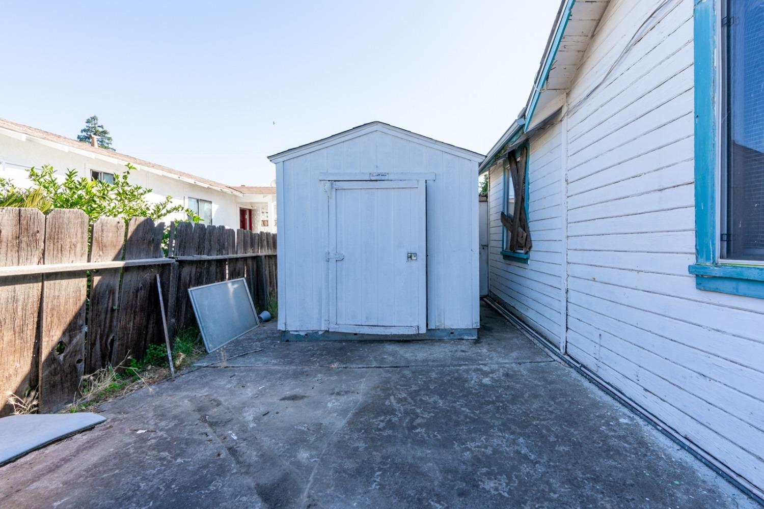 515 W 10th Street