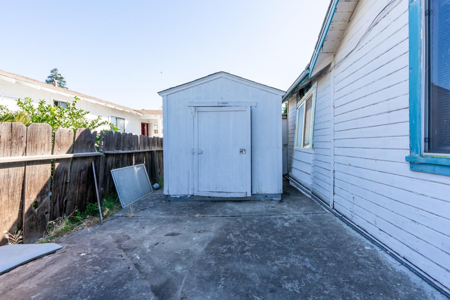 515 W 10th Street