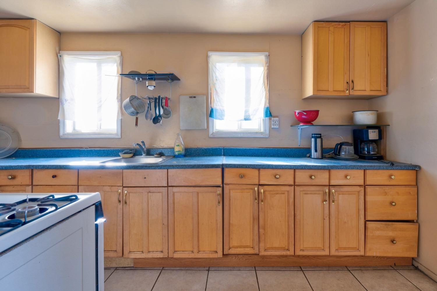 515 W 10th Street