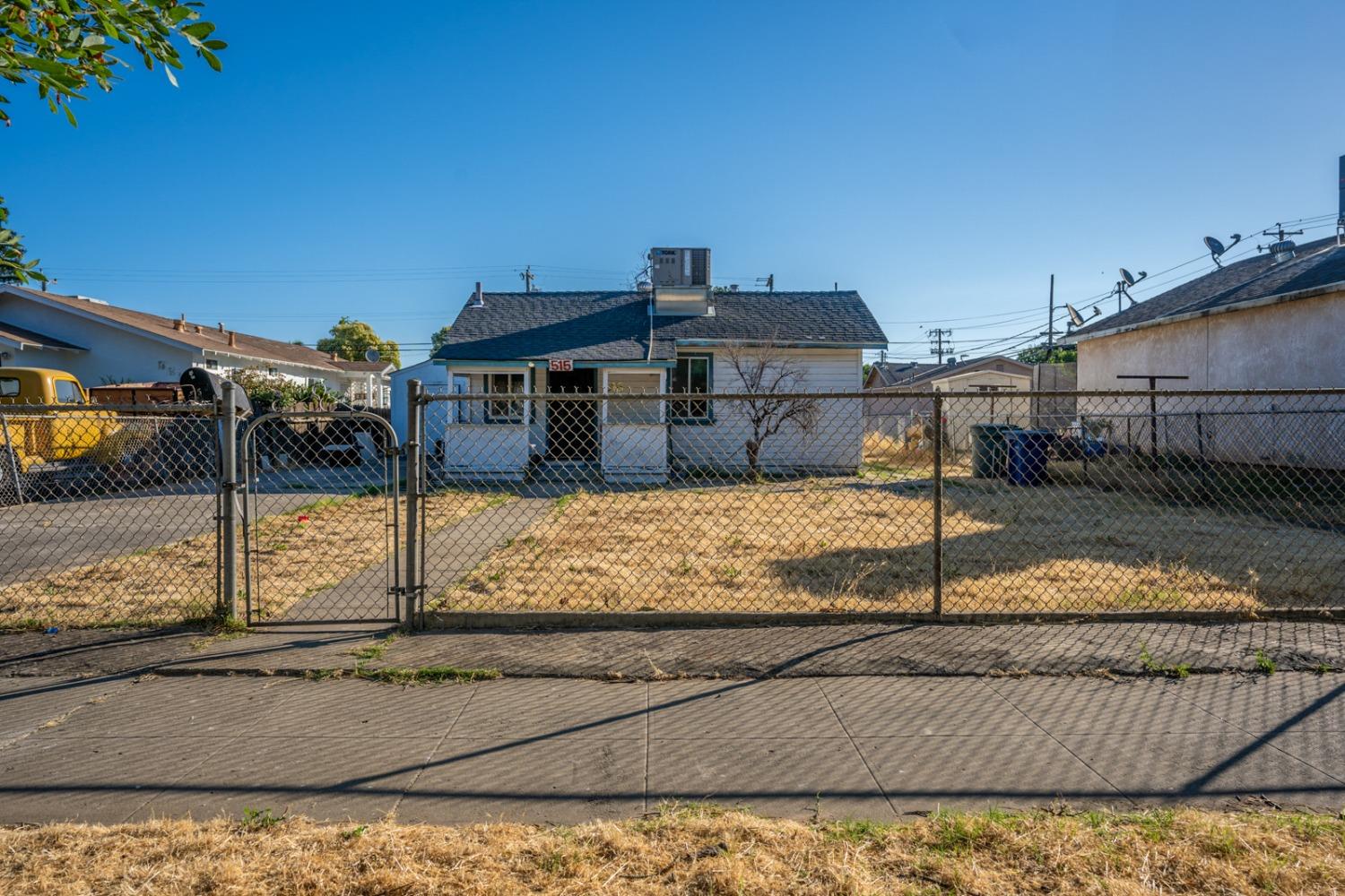 515 W 10th Street