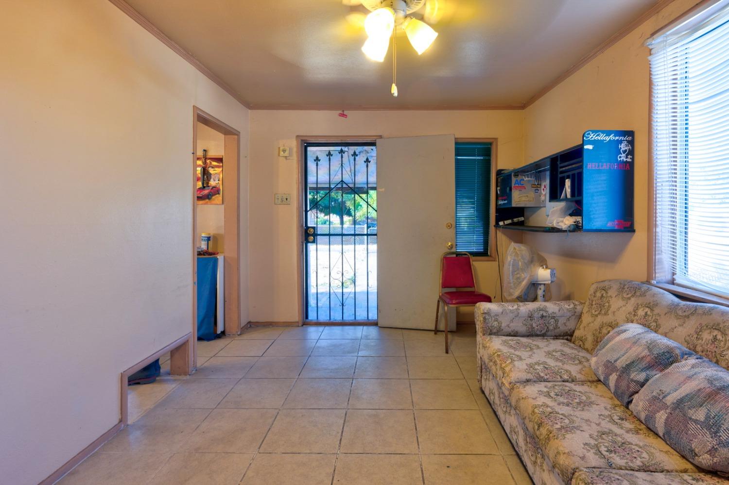 515 W 10th Street