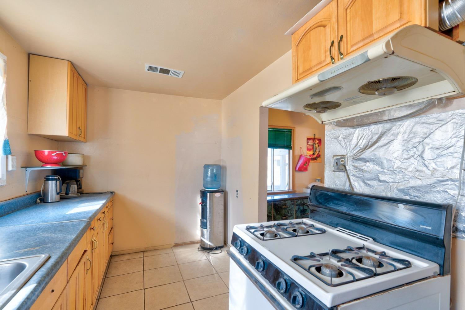 515 W 10th Street