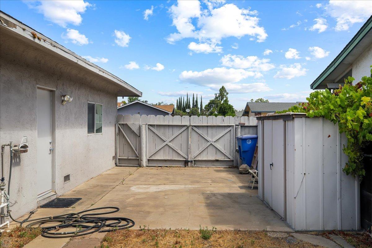 1164 Sapphire Way