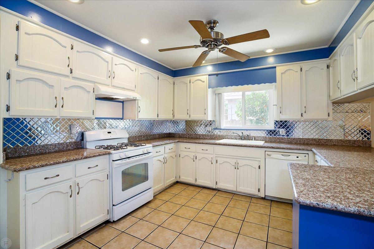 1164 Sapphire Way