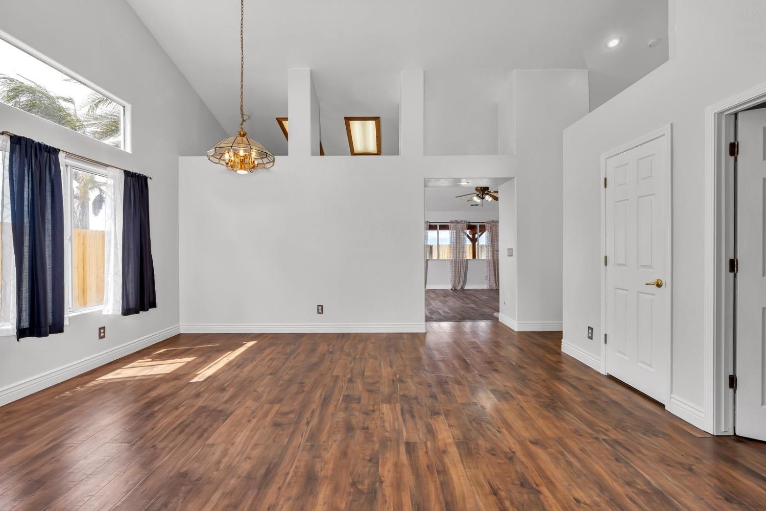 2083 Hastings Drive