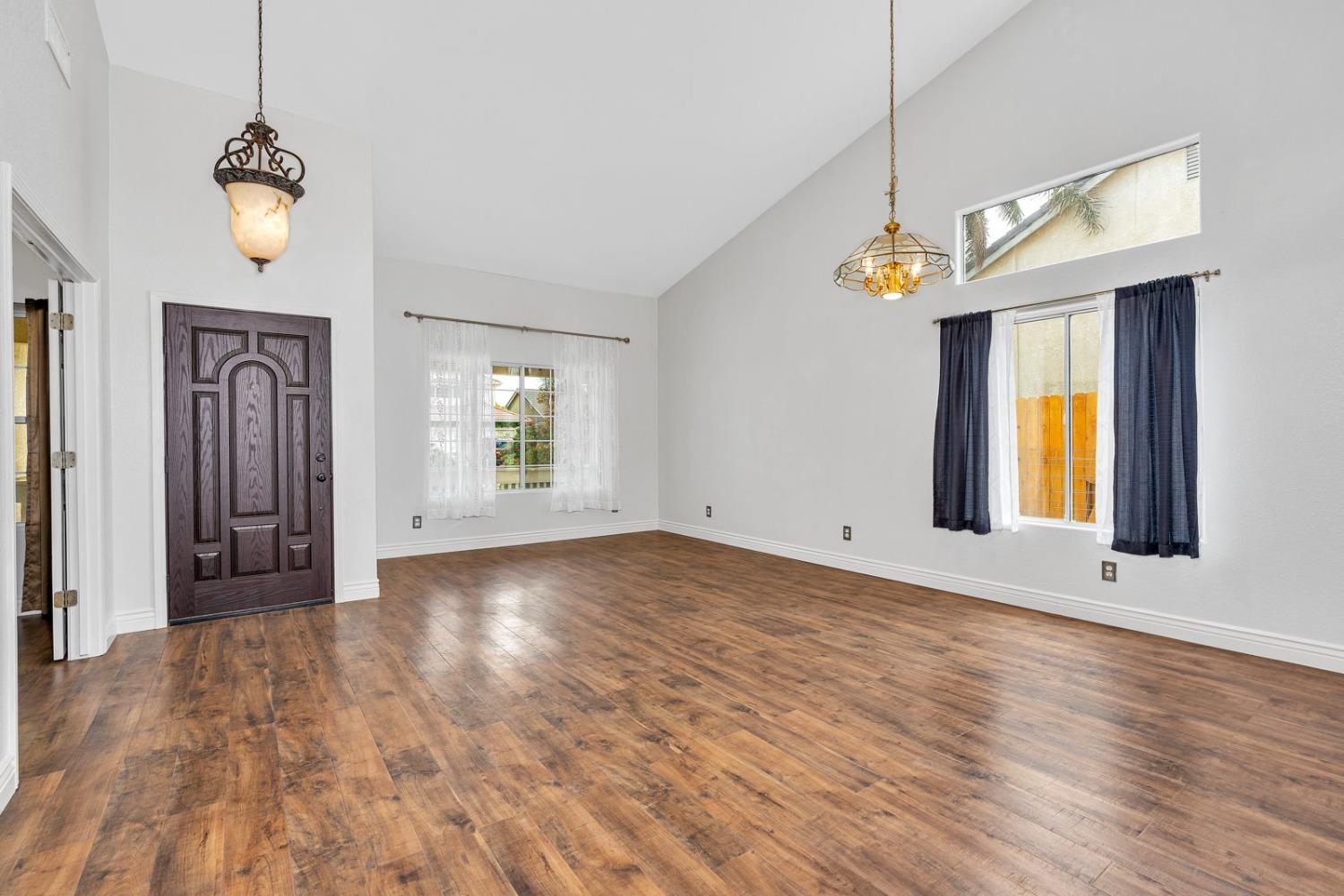 2083 Hastings Drive