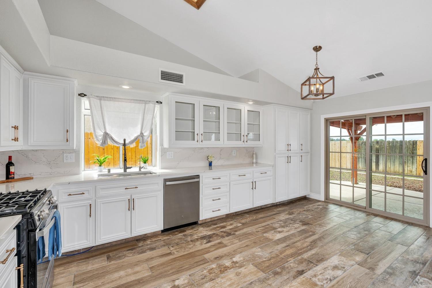 2083 Hastings Drive
