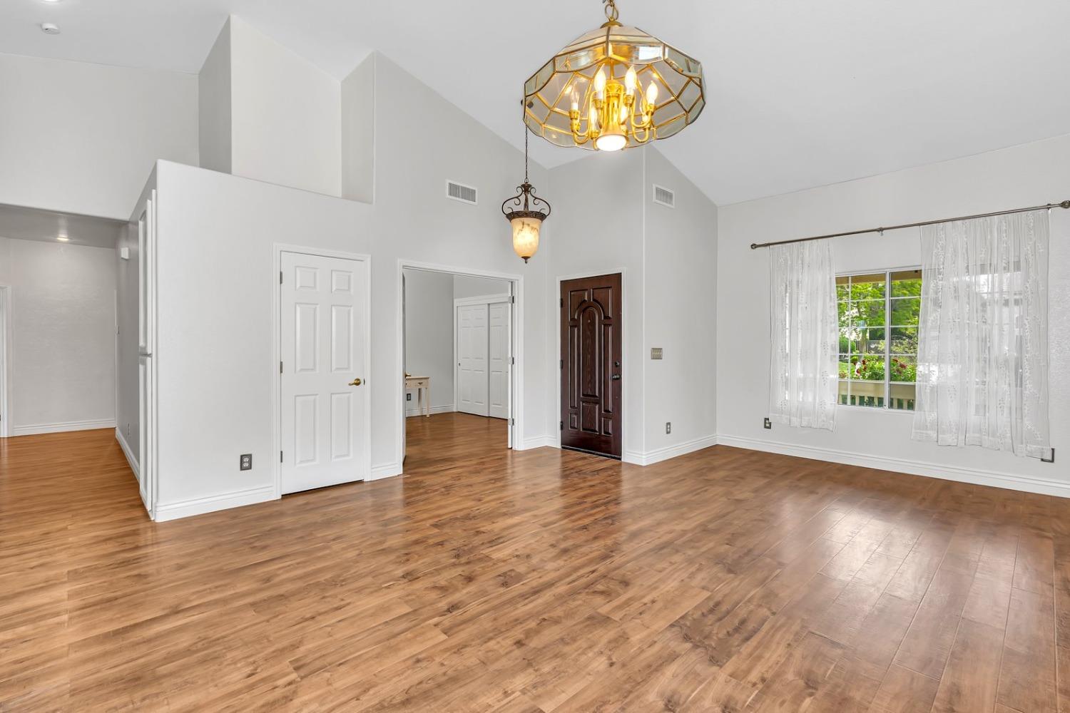 2083 Hastings Drive
