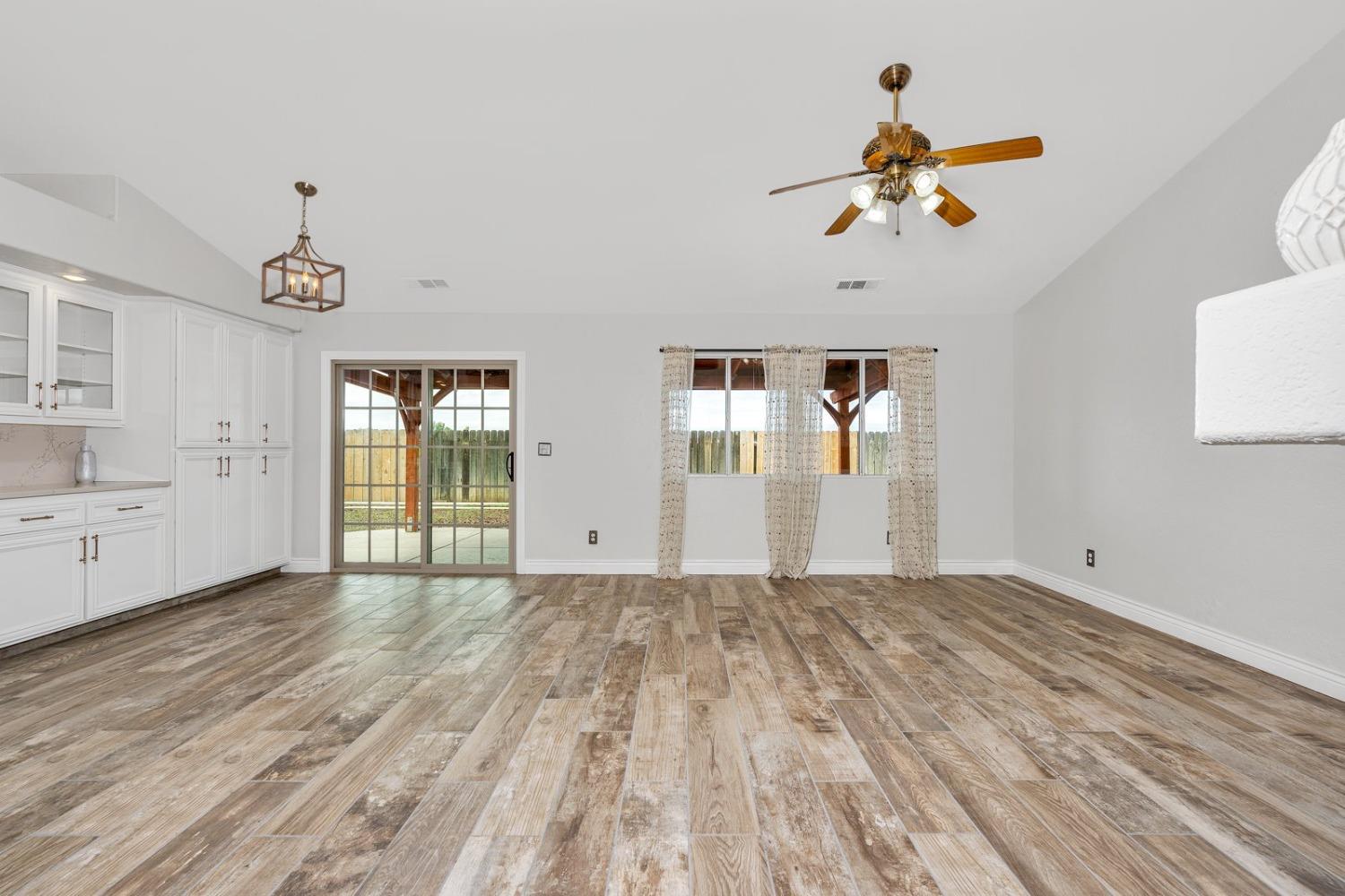2083 Hastings Drive