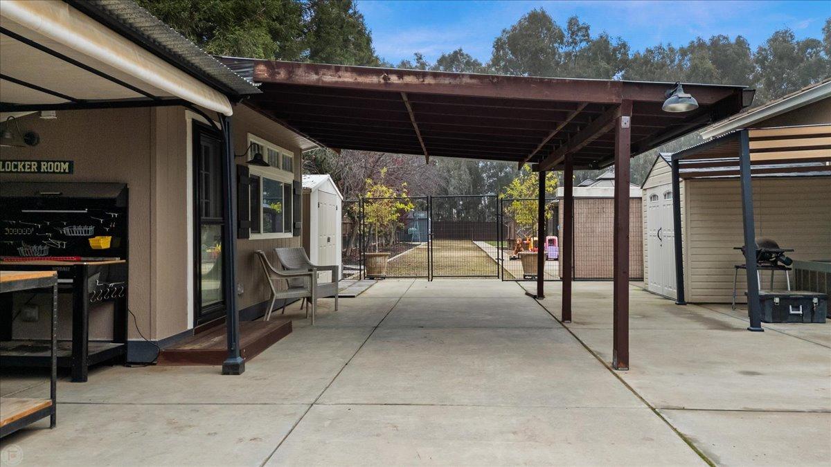 5220 Queen Elizabeth Drive