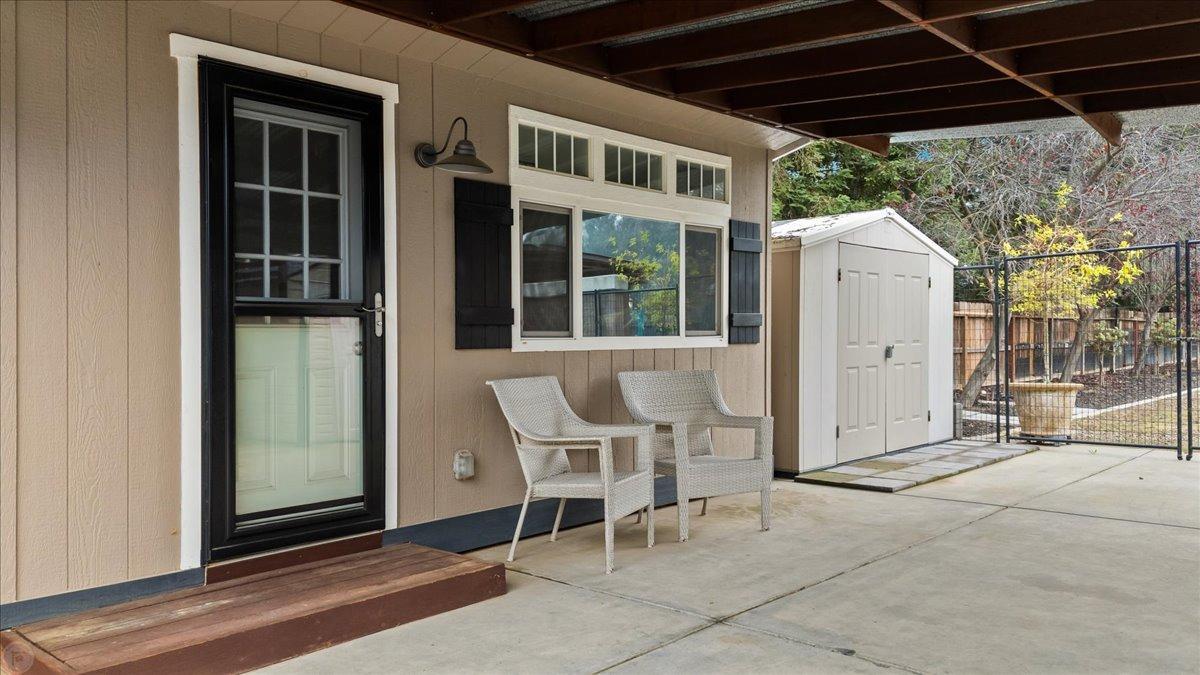 5220 Queen Elizabeth Drive
