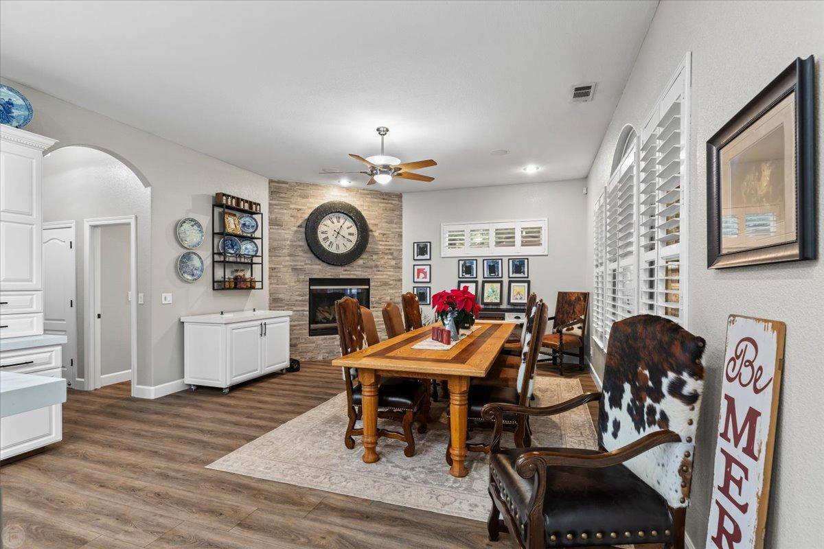 5220 Queen Elizabeth Drive