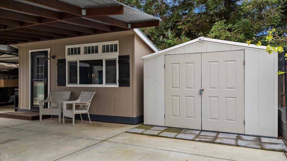 5220 Queen Elizabeth Drive