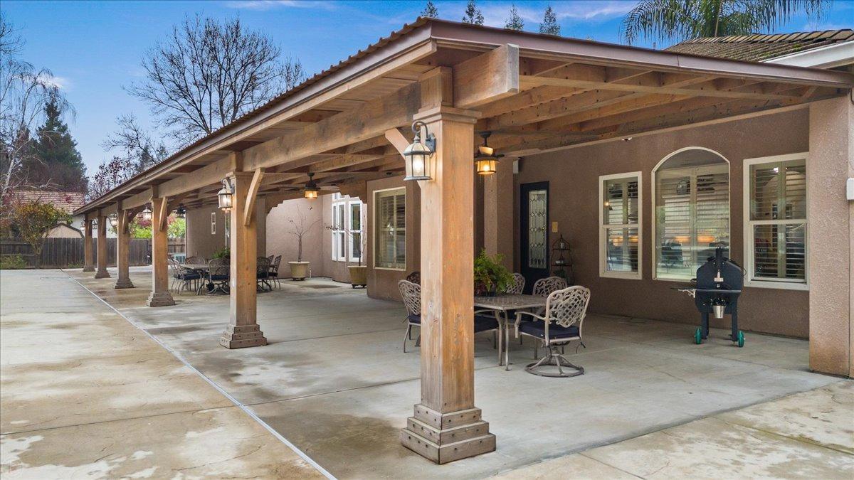 5220 Queen Elizabeth Drive