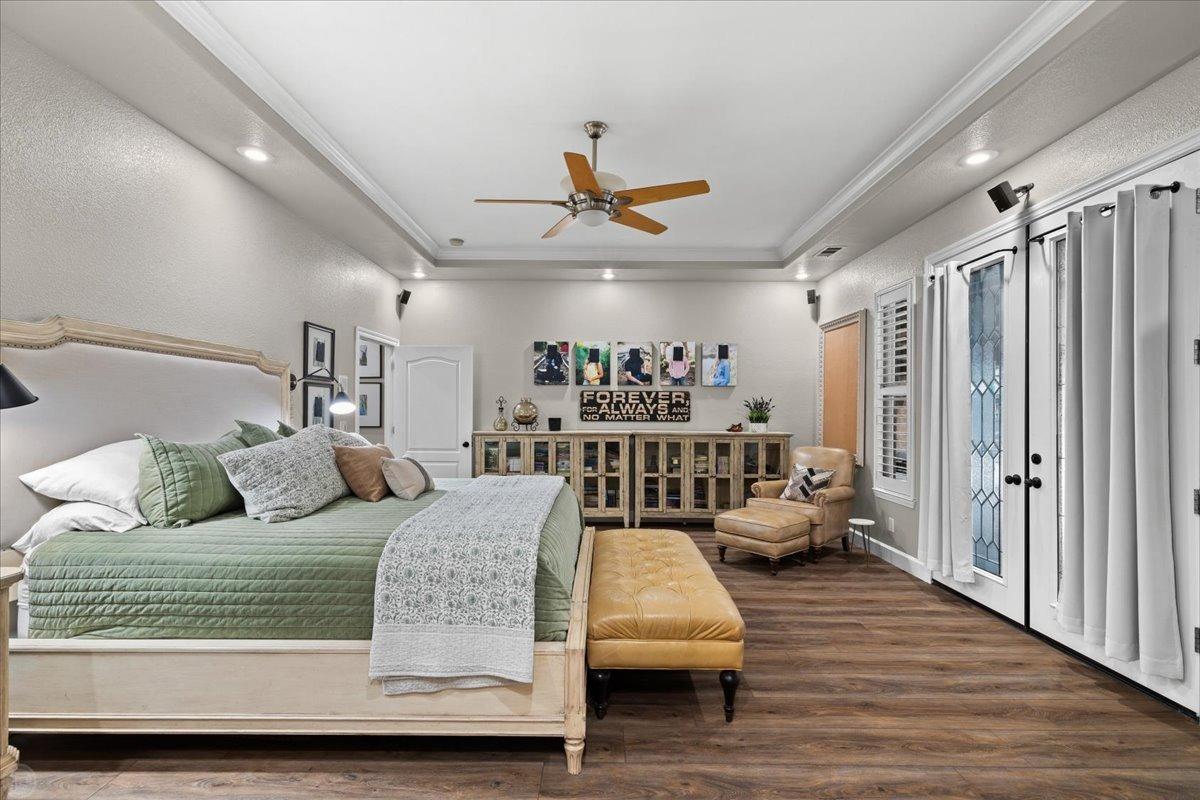 5220 Queen Elizabeth Drive