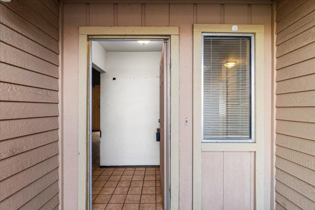 760 Meadowlark Avenue