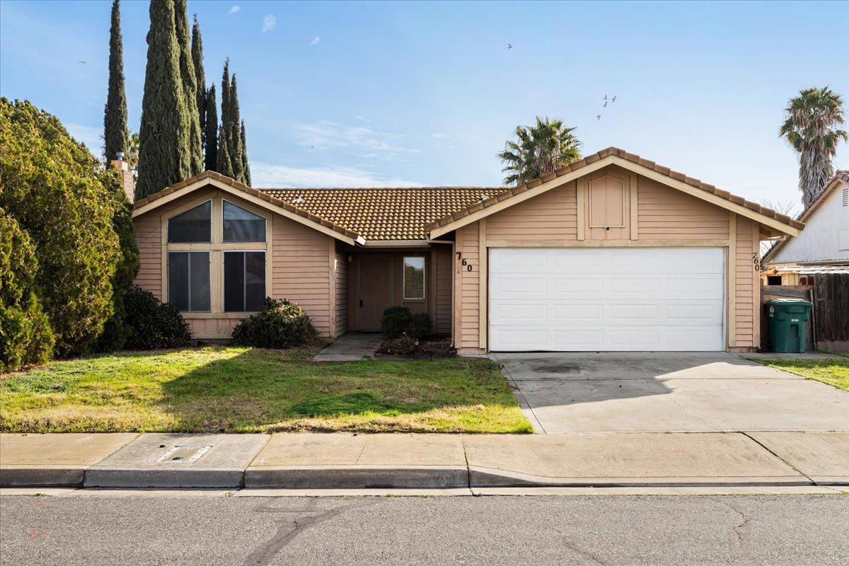 760 Meadowlark Avenue