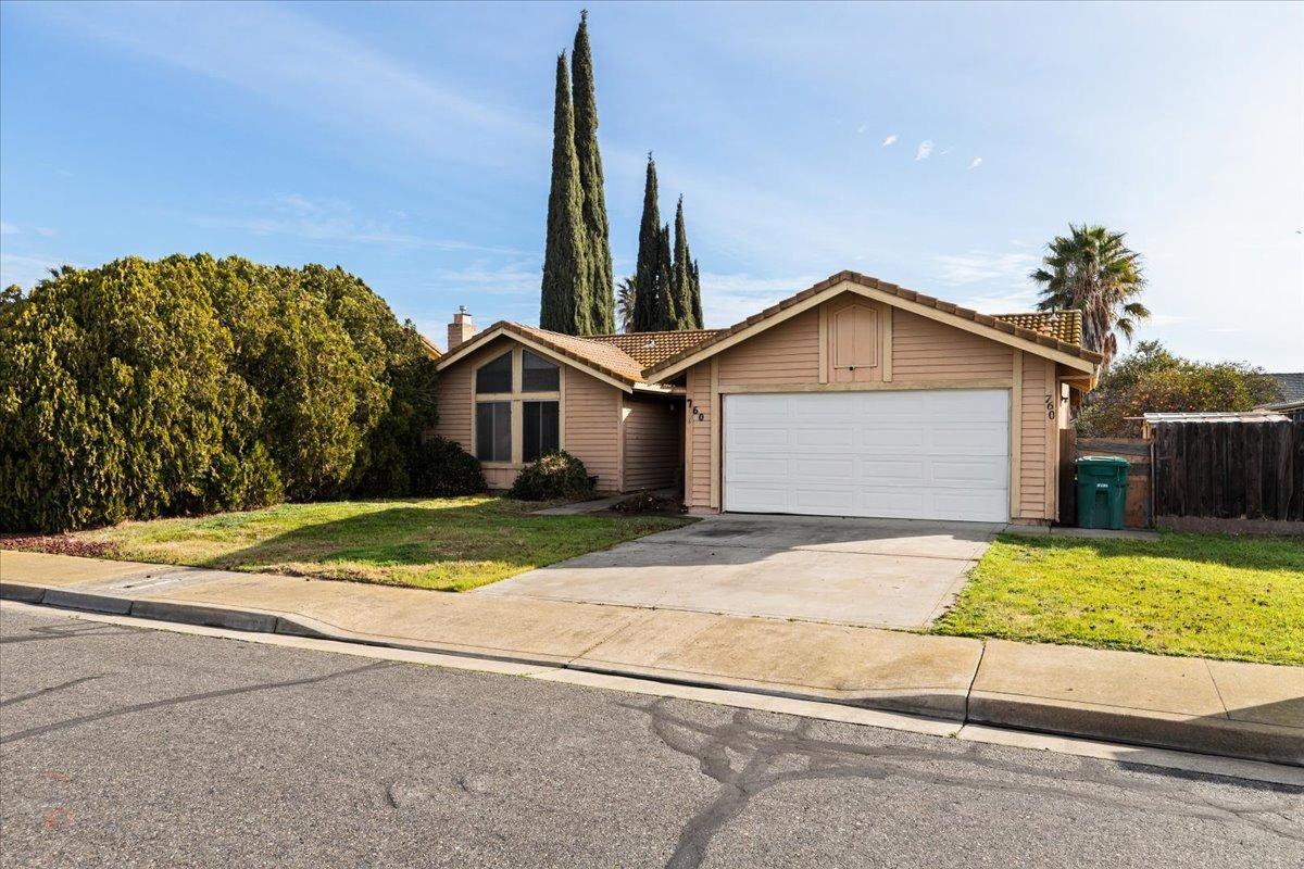 760 Meadowlark Avenue