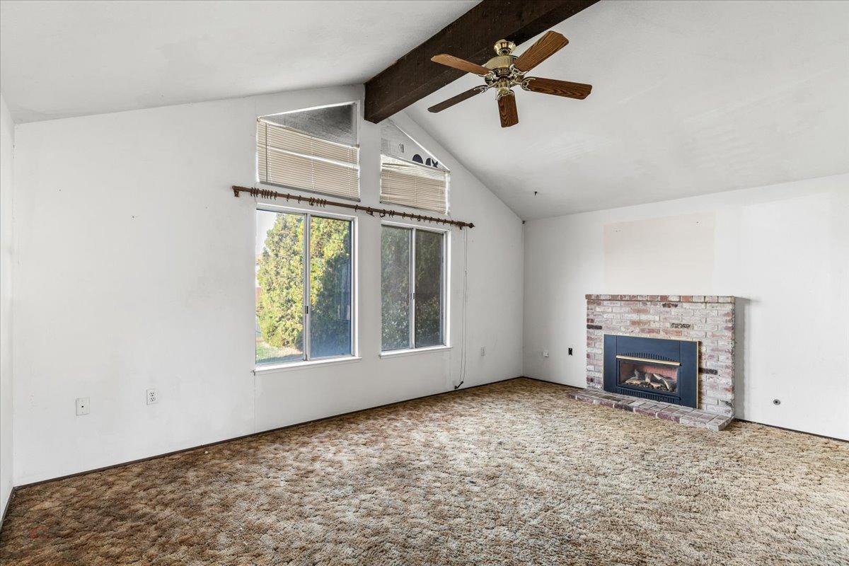 760 Meadowlark Avenue