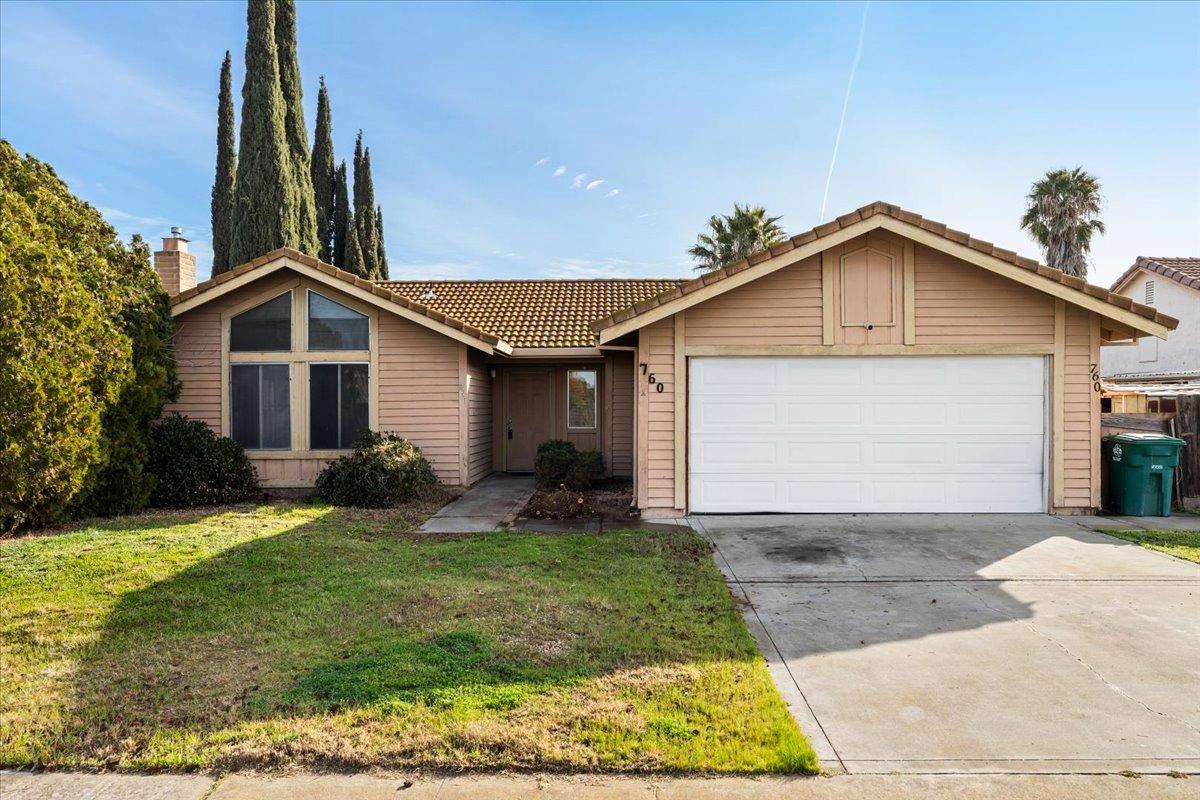 760 Meadowlark Avenue