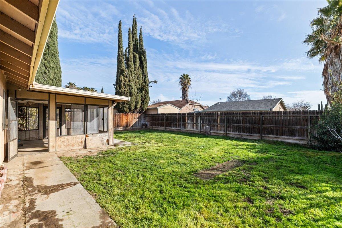 760 Meadowlark Avenue