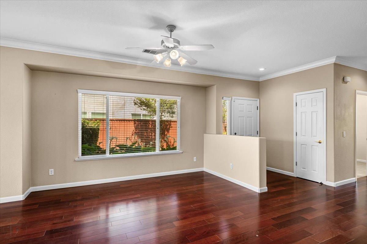 809 El Tesoro Lane