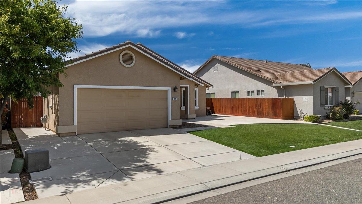 930 Travertine Way