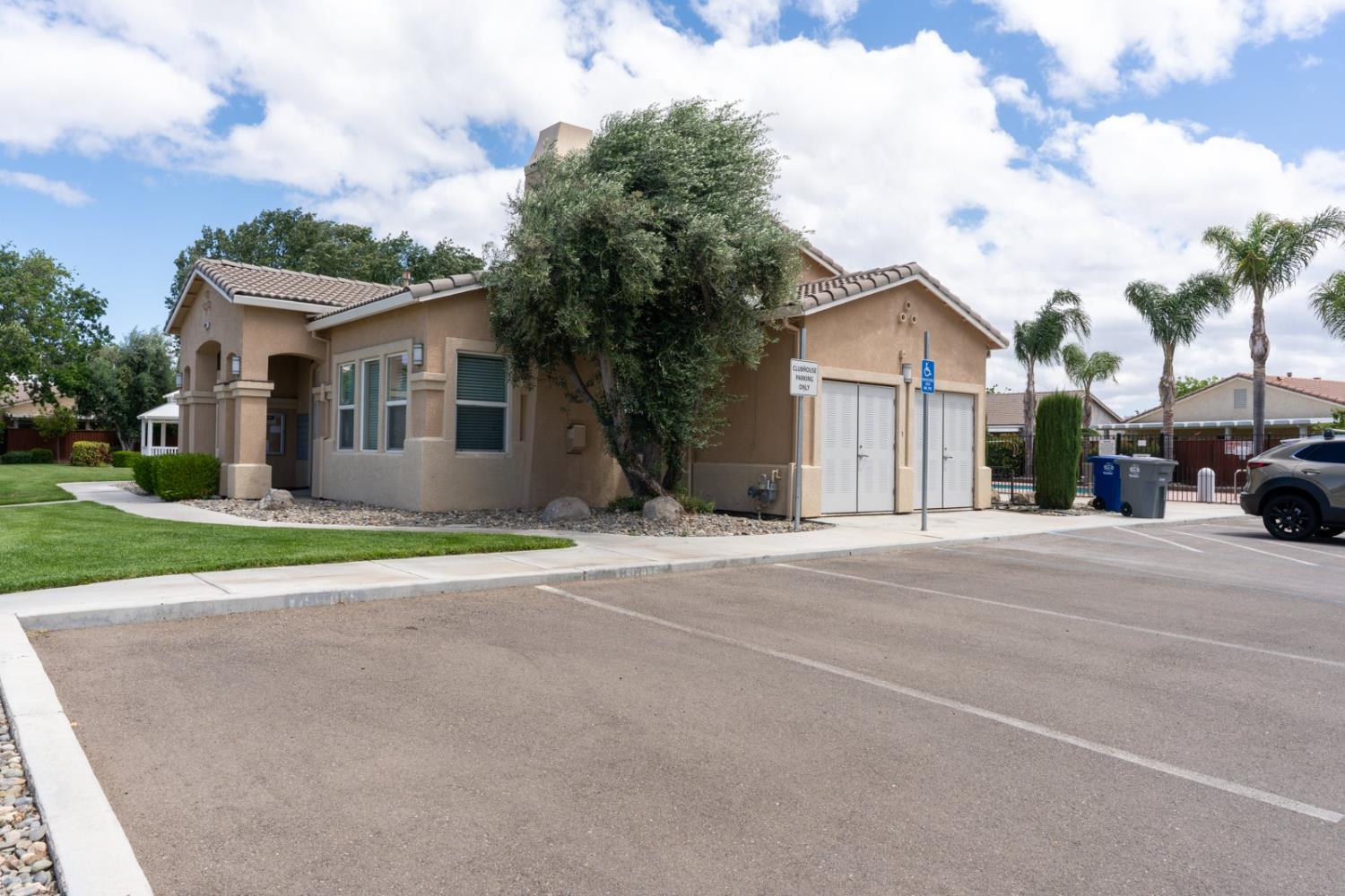 3008 La Vina Circle