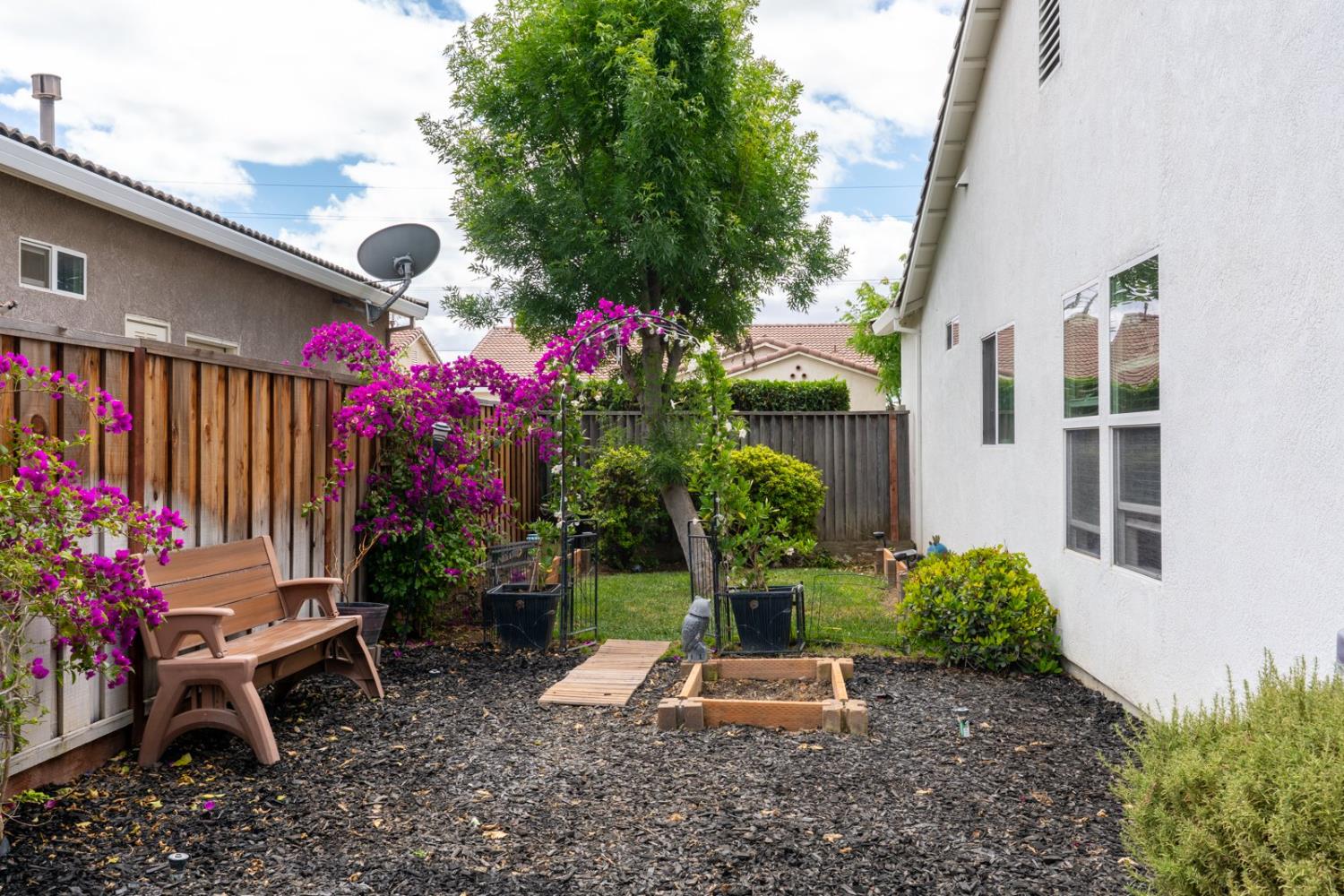 3008 La Vina Circle