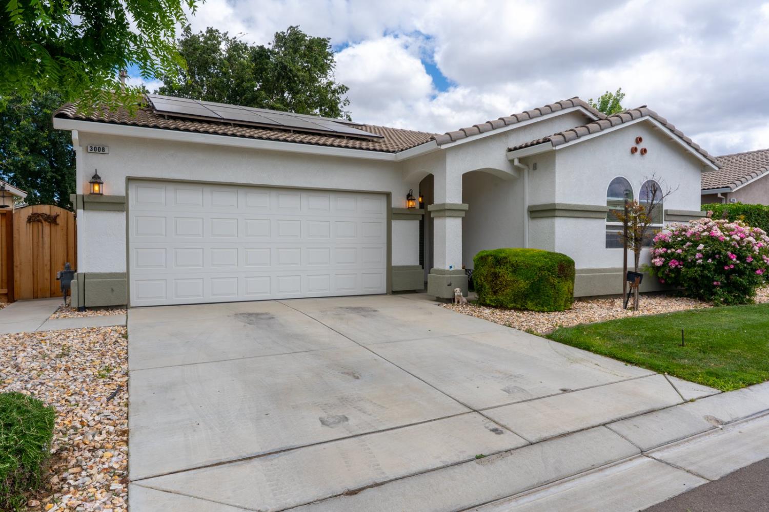 3008 La Vina Circle