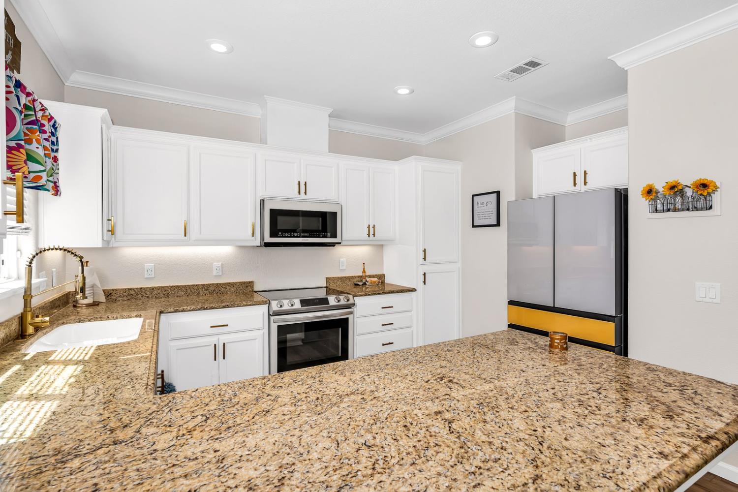 3008 La Vina Circle
