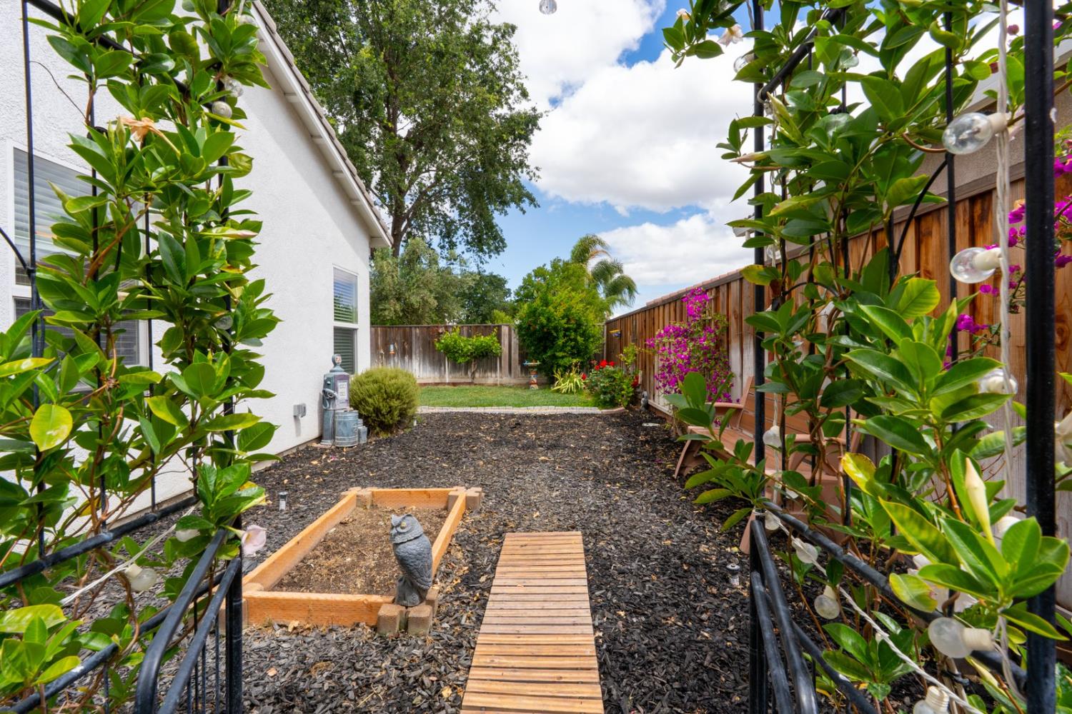 3008 La Vina Circle